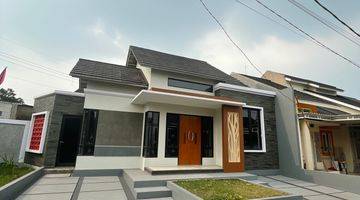 Gambar 2 rumah modern dengan lokasi strategis tinggal satu unit