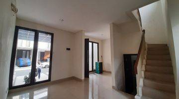 Gambar 2 Disewakan Rumah  Bagus Semi Furnished SHM di Jakarta Garden City, Jakarta Timur