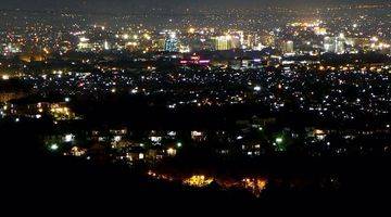 Gambar 4 Rumah Villa Ciburial Dago View Bandung Citylights di Malam Hari