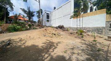 Gambar 2 700m² Land With River View In Canggu Batubolong