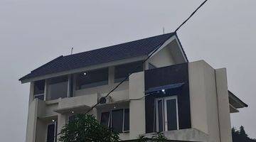 Gambar 1 Dijual Rumah 3 Lantai Dengan Kolam Renang di Grand Depok City