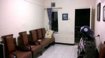 Gambar 4 Dijual rumah di cluster Catalonia