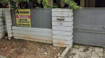 Gambar 1 Rumah 2 Lantai Di Jual Dalam Komplek 