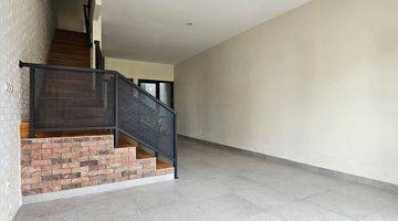 Gambar 4 Dijual Rumah 2 Lantai Model Industrial Bangunan Mandiri di Cluster Bsd. Ylefb 