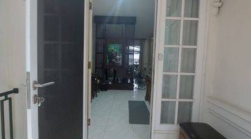 Gambar 5 Dijual Rumah 2 Lantai Semi Furnished di Taman Giri Loka. Ivn