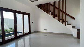 Gambar 5 Rumah Baru Unfurnished SHM di Jalan Raya Kerobokan, Badung