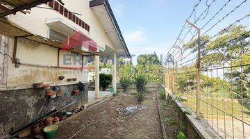 Gambar 4 Rumah Villa 2 Lantai View G. Panderman Dengan Halaman Yang Luas Depan & Belakang