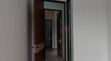 Gambar 3 Rumah 2 Lantai Semi Furnished di Royal Paka Residence, No.10 - 12, Surabaya