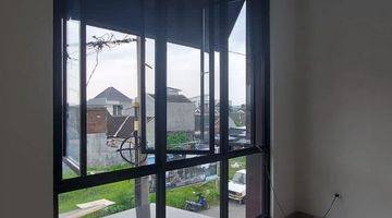 Gambar 4 Rumah 2 Lantai Baru Semi Furnished Royal Paka Residence 1 Menit Dari Upn