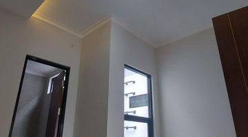 Gambar 4 Rumah 2 Lantai Semi Furnished di Royal Paka Residence, No.10 - 12, Surabaya