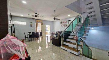 Gambar 2  Rumah Bagus  3 Lantai Bagus Semi Furnished