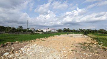 Gambar 5 Rumah Mewah Dalam Cluster Perumahan Dalam Ringroad Trihanggo