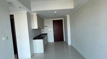 Gambar 2 Disewakan Apartemen Green Sedayu 3 BR Semi Furnish Diatas Mall