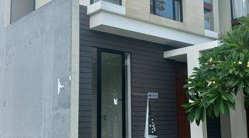 Gambar 3 Rumah Baru New Modern Minimalis North West Lake Citraland Surabaya Barat