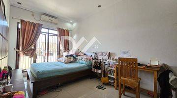 Gambar 2 Rumah 2 Lantai Semi Furnished SHM di Graha Raya Tangerang Selatan