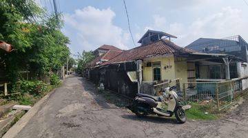 Gambar 4 Dijual rumah tua hitung tanah Lokasi Tangkuban Perahu Padangsambian