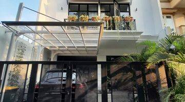 Gambar 1 Di Jual Cepat Rumah 3 Lantai Full Furnished Mewah, Bagus, Siap Tinggal Siap Huni