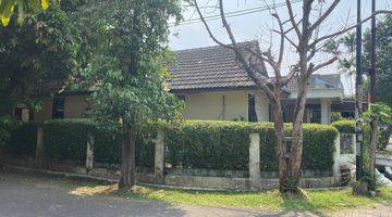 Gambar 1  Rumah Unfurnished Butuh Renovasi SHM - Sertifikat Hak Milik di Alamanda, BSD City