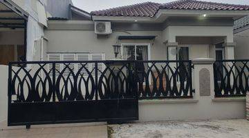 Gambar 2 Rumah Besar Bagus Semi Furnish Di Villa Melati Mas