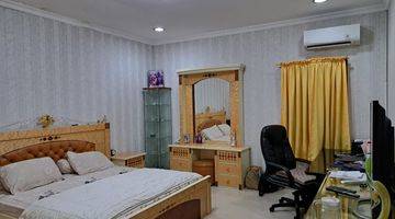 Gambar 3 Rumah 3 Lantai Furnished di Jalan Gading Pelangi, Jakarta Utara