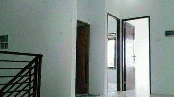 Gambar 4 Rumah Hoek  3 Lantai Shm Bagus