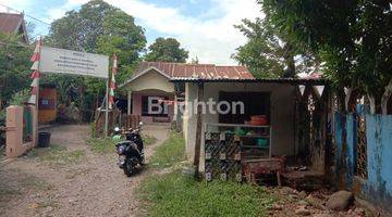 Gambar 1 Rumah dan tanah kosong