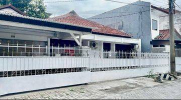 Gambar 1 Rumah Darmo Harapan Siap Huni Row Jalan 2.5 Mobil