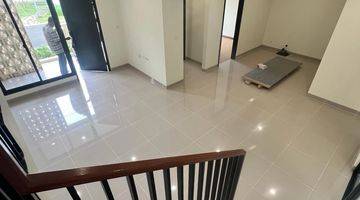 Gambar 3 Cluster Carson Tangerang, Rumah 2 Lantai, Baru, Unfurnished