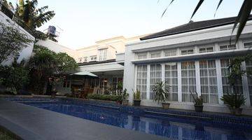 Gambar 5 Di Jual Rumah Townhouse Style American Classic 2 Lantai Di Kemang