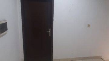 Gambar 5 Rumah Bagus Semi Furnished SHM di Tomang, Jakarta Barat