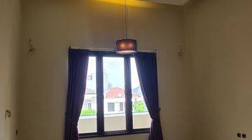 Gambar 4 Rumah 3 Lantai Bagus Semi Furnished di Puri Indah, Jakarta Barat