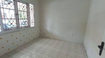 Gambar 4 Rumah di Kota Baru Parahyangan Bandung, Minimalis Non Furnished