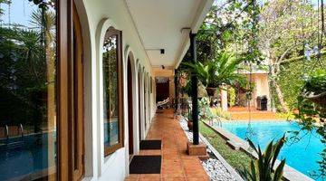 Gambar 2 Rumah Cantik Dengan Private Swimming Pool