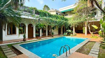 Gambar 1 Rumah Cantik Dengan Private Swimming Pool