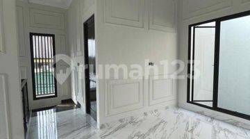 Gambar 3 Rumah Baru 2 Lantai Semi Furnished SHM di Griya Loka Bsd