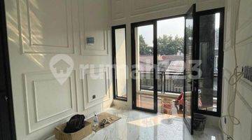 Gambar 5 Rumah Baru 2 Lantai Semi Furnished SHM di Griya Loka Bsd