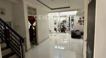 Gambar 3 Rumah Besar Semi Furnished Beverly Nego 