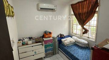 Gambar 2 Rumah Besar Semi Furnished Beverly Nego 