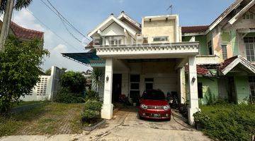 Gambar 1 Rumah Besar Semi Furnished Beverly Nego 