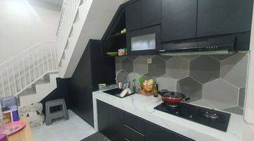 Gambar 1 Rumah 2 Lantai Bagus Furnished SHM di Jalan Imogiri Barat, Bantul