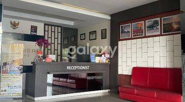 Gambar 5 Apartemen strategis selangkah dari jalan Raya  Gunawangsa Merr