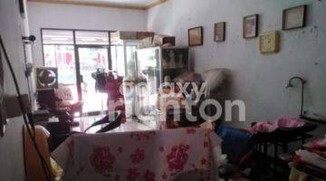 Gambar 5 Rumah Surabaya Timur Jalan Raya Ngagel