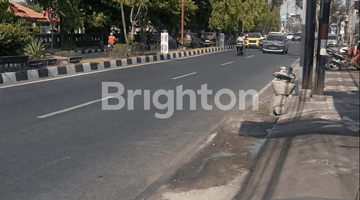 Gambar 2 Toko di Jalan Pahlawan Sidoarjo