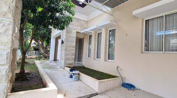 Gambar 1 Rumah Bagus Semi Furnished HGB di Darmo Permai Timur, Surabaya