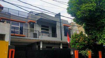 Gambar 1 Dijual Rumah 2 Lantai Siap Huni Dipinggir Jalan Raya Pasar Rebo