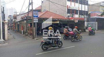 Gambar 3 Rumah  Tanjung Duren Raya Hitung Tanah Ada Empat Ruko Depan Rumah