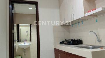 Gambar 5 Apartemen Saveria 1BR Full Furnished View Kolam Renang