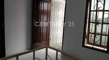 Gambar 3 Dijual Murah Rumah 2 1/2 Lantai Di Makaliwe 