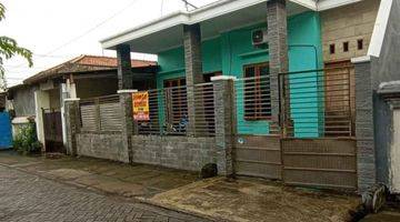 Gambar 1 Rumah Asemrowo Sekolahan Murah