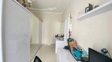 Gambar 4 Dijual Rumah Tomang Raya 2 1 2 Lantai Bagus Semi Furnished SHM 